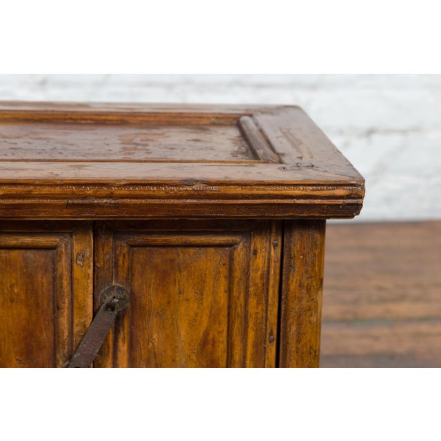 Early 20th Century Chinese Elmwood Bedside Cabinet with Weathered Patina For Sale - Image 12 of 13