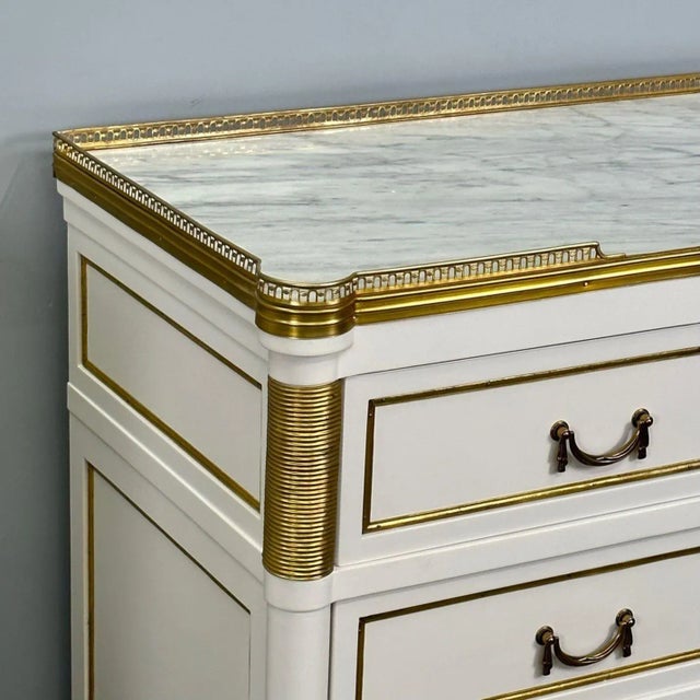 Louis XVI Hollywood Regency Maison Jansen Style White Commodes / Nightstands For Sale - Image 10 of 10