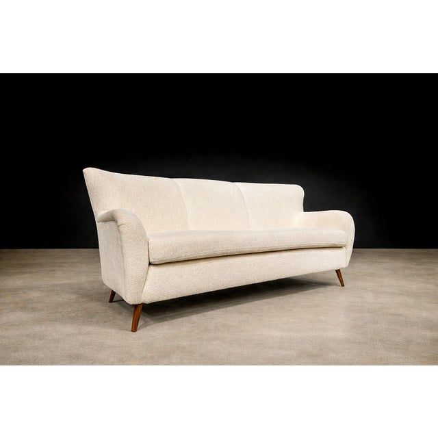 Sofa in White Boucle, Forma Brazil, 1960s For Sale - Image 4 of 10