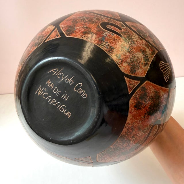 Ceramic Vintage Mid-Century Nicaraguan Studio Pottery Vase by Aleyda Cano For Sale - Image 7 of 7