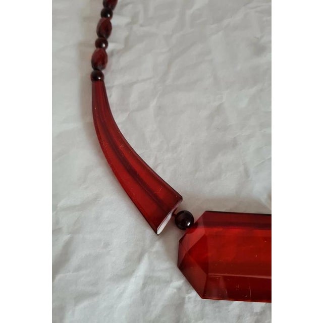 1920s Antique Art Deco Cherry Amber Bakelite Bead Necklace, 1920 For Sale - Image 5 of 14
