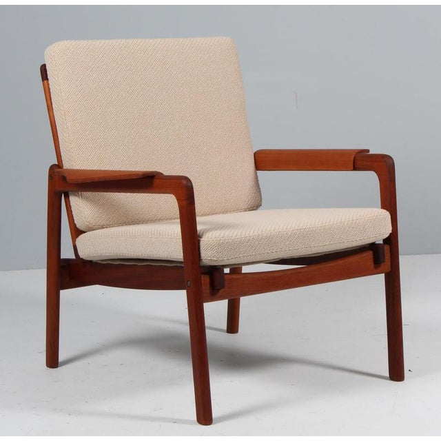 Tove & Edvard Kindt Larsen, attributed. Lounge chair in teak. New upholstered with Coda2 from Kvadrat. Made in the 1960s