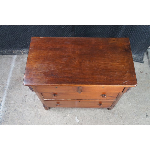 Antique American Victorian 2 Over 2 Walnut Chest of Drawers Dresser Washstand For Sale - Image 6 of 14