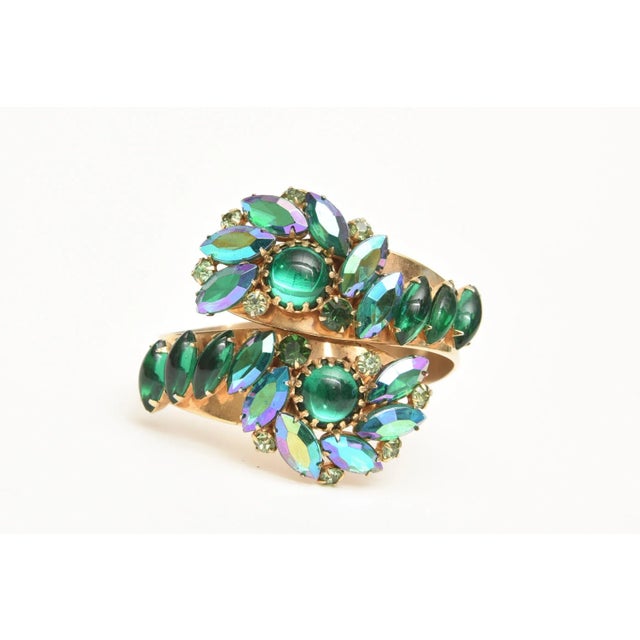 Mid-Century Modern Alice Caviness Auroro Borealis Crystals and Gold Tone Clamp Bracelet 50's Turquoise, Green, For Sale - Image 4 of 9