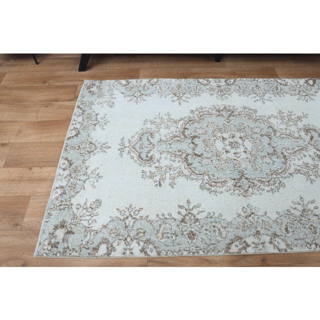 1970s Vintage Handmade Wool Cotton Turkish Cream Area Rug For Sale - Image 9 of 11