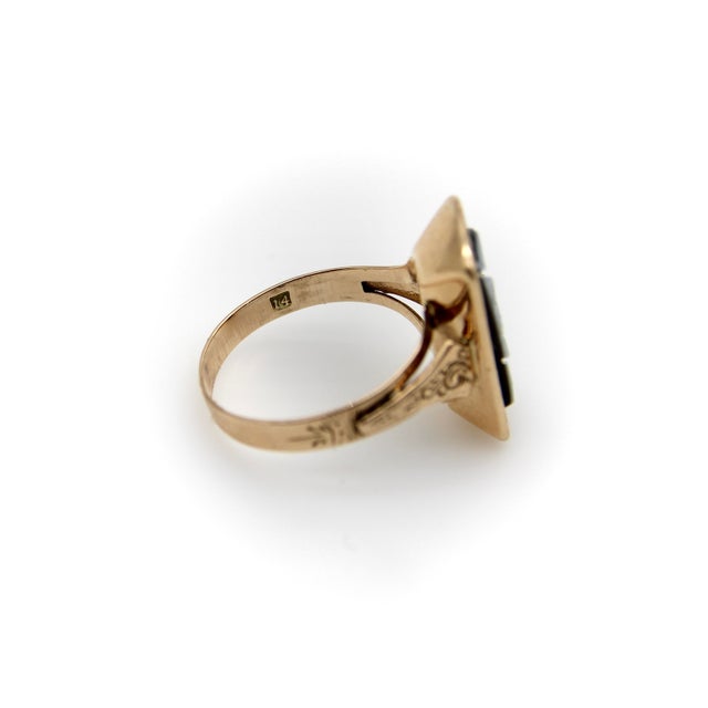 19th Century Victorian 14k Gold Carved Floral Banded Agate Ring, Size 6 For Sale In Los Angeles - Image 6 of 10