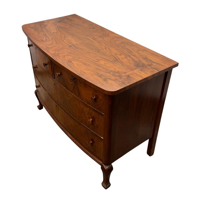 Mid 20th Century Vintage Traditional Colonial Style Mahogany & Burl Wood Chest of Drawers For Sale - Image 5 of 12