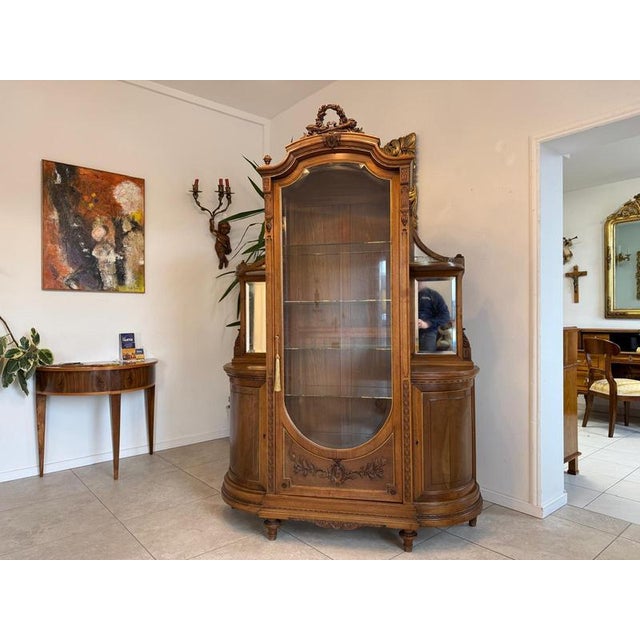 Traditional Display Cabinet in Pine For Sale - Image 3 of 18