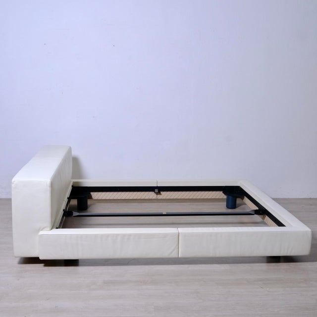 1980s Sera Double Bed in Leather by Roberto Palomba for Poltrona Frau, 1980s For Sale - Image 5 of 15