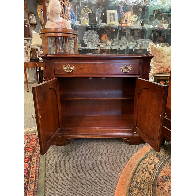 1970s Vintage Thomasville Neo Colonial One Drawer Cupboard For Sale - Image 5 of 13