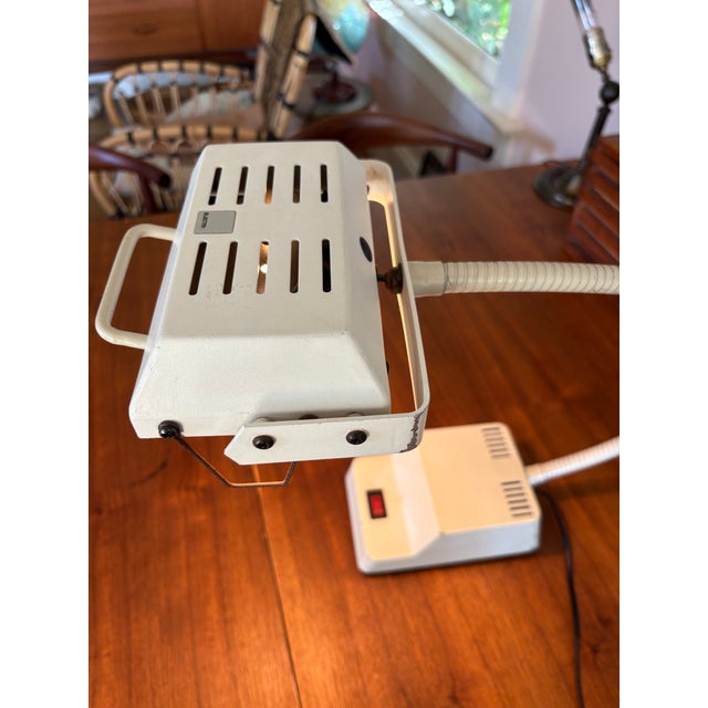 1970s Vintage Electrix Industrial Gooseneck Task Lamp – Off White Metal For Sale - Image 5 of 11