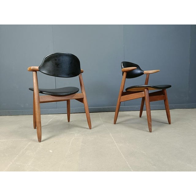 Beautifully crafted 'cow horn' dining chairs by Tijsseling Meubelfabriek for the Propos series by Hulmefa. Very elegant...