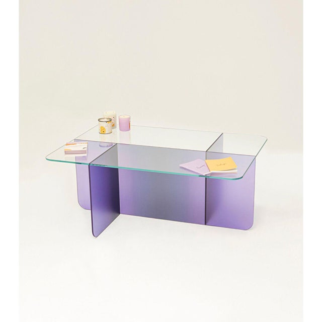 Modern Acrylic Coffee Table with Clear Top For Sale - Image 3 of 4