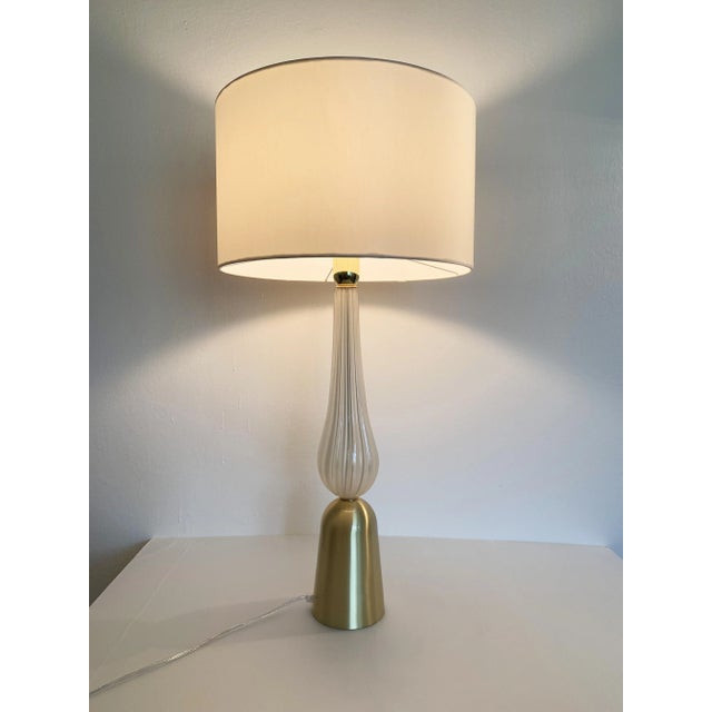 White Contemporary White and Gold-Leaf Murano Glass Table Lamp With Shade For Sale - Image 8 of 11