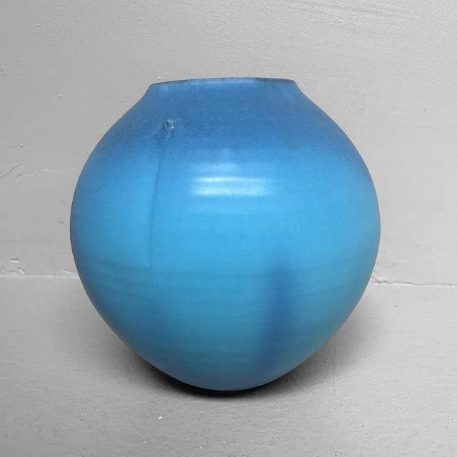 Contemporary Sky-Blue Kōchi Glaze Ikebana Vase, 1980s For Sale - Image 3 of 13