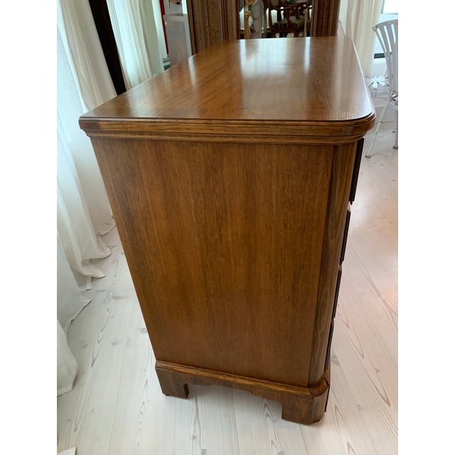 1980s Baker Furniture Georgian Style Bachelor Five Drawer Chest For Sale In Seattle - Image 6 of 12
