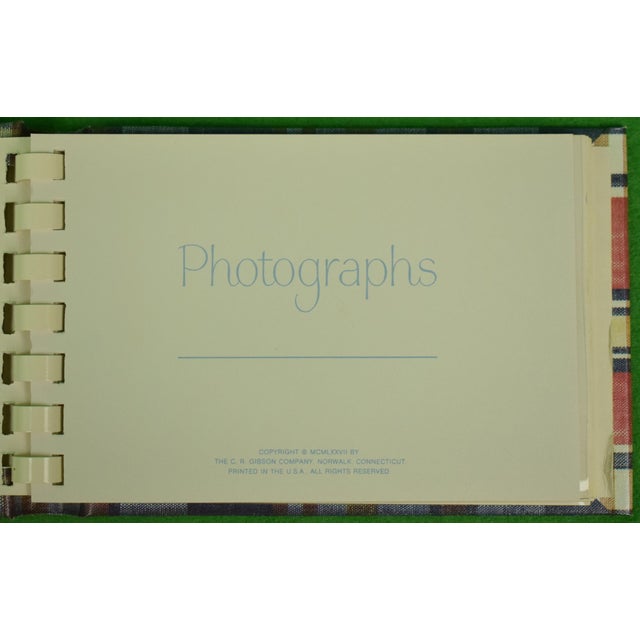 The C.R. Gibson Company 1981 4" x 6" Spiral-bound w/ 20 photo slots up to 3 1/2" x 5"