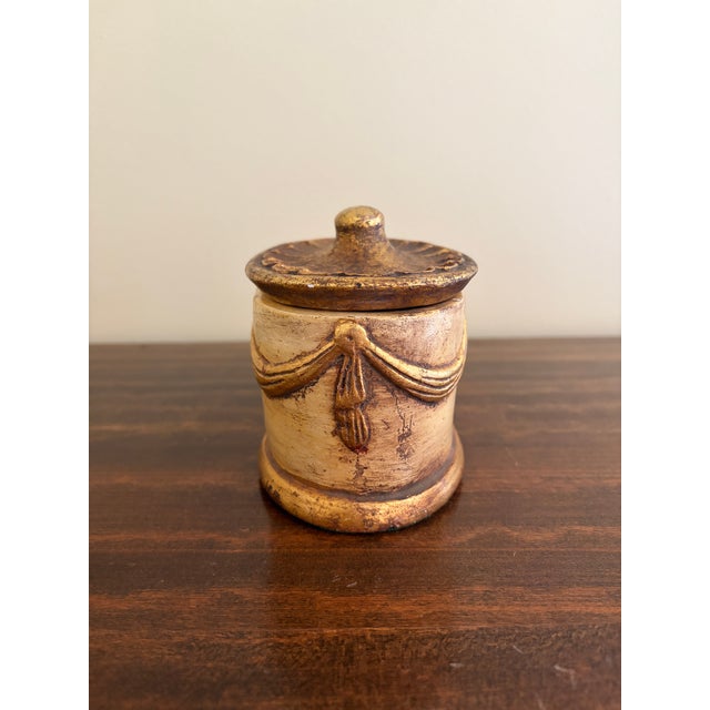 Cream Hollywood Regency Italian Giltwood Lidded Box For Sale - Image 8 of 13