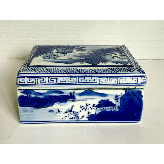 Vintage Blue & White Chinoiserie Porcelain Lidded Trinket Box With Landscape Scene For Sale In Los Angeles - Image 6 of 9