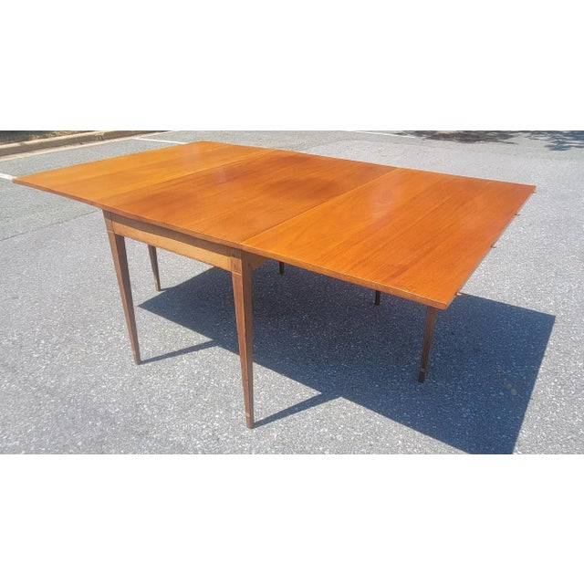 1930s American Federal Inlaid Mahogany Three-Part Banquet Table For Sale In Washington DC - Image 6 of 11
