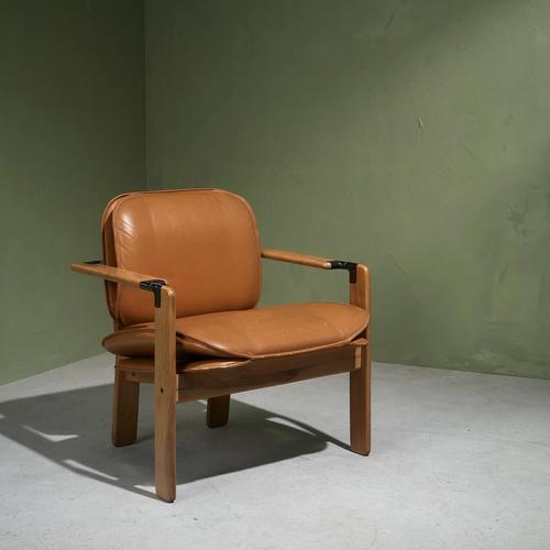 Mid-Century Modern Dueacca Armchair in Walnut and Leather by Franco Poli for Bernini, Italy, 1985 For Sale - Image 3 of 11