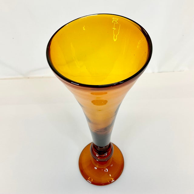 1970s Vintage Boho Chic Hollywood Regency Handblown Murano Style Tall Trumpet Vase For Sale - Image 6 of 12
