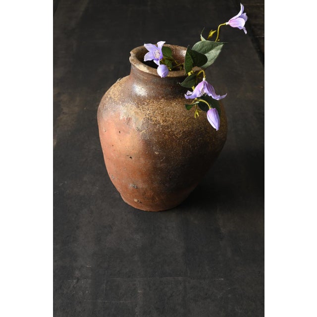 It is a very old jar in Japan. This is a pottery called Tokoname ware. Tokoname is a kiln located in Aichi prefecture,...