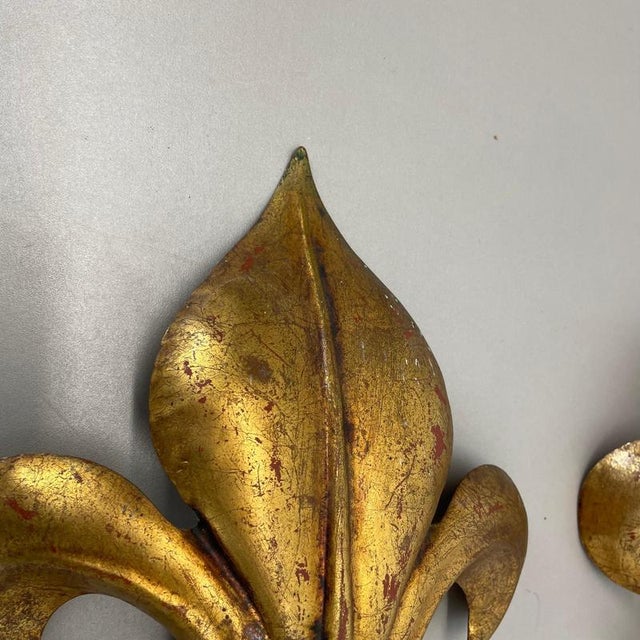 Vintage French Golden Florentiner Lily Wall Lights by Hans Kögl, 1970s, Set of 2 For Sale - Image 6 of 18