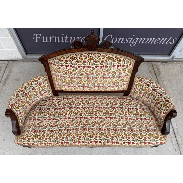 Early 20th Century Antique Eastlake Walnut Settee With Floral Upholstery For Sale - Image 5 of 15