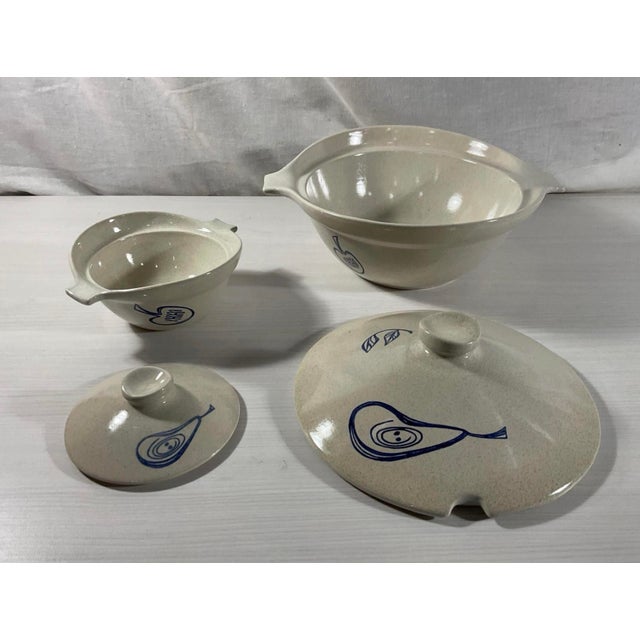 1950s 1950s Rare Ben Seibel Pfaltzgraff Country-Time Lidded Casserole Set - A Pair For Sale - Image 5 of 10