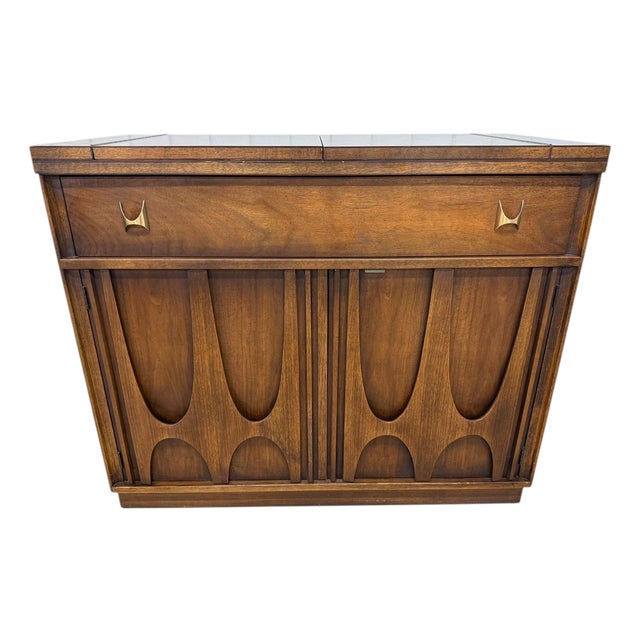 Mid-Century Modern Broyhill Brasilia Walnut Flip-Top Server For Sale