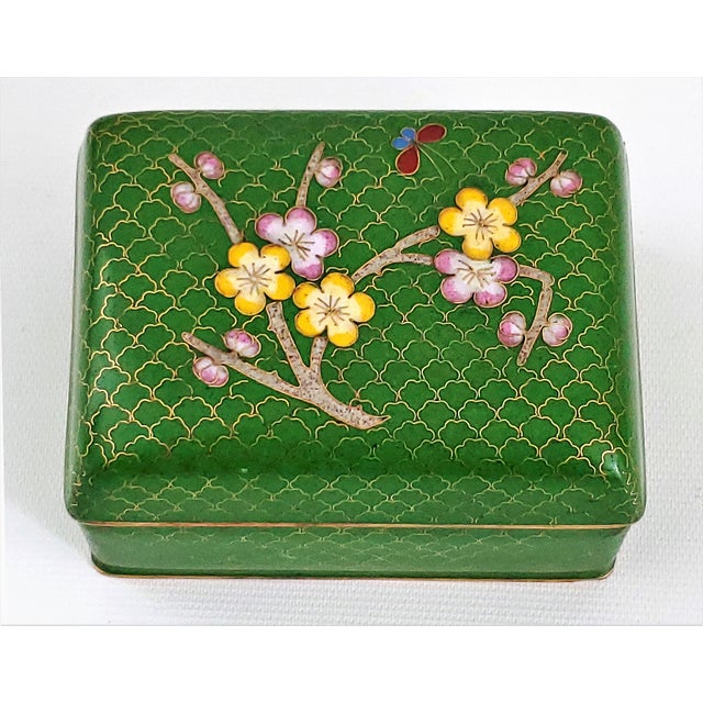 Chinoiserie Vintage Chinese Cloisonné Trinket Jewelry Box For Sale - Image 3 of 11
