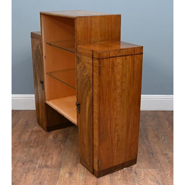 1930s Art Deco Figured Walnut Display Cabinet, 1930 For Sale - Image 5 of 8