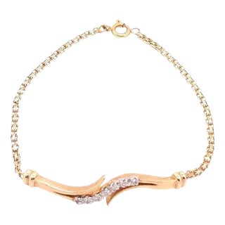 14 Karat Yellow Gold and Diamond Bracelet 0.14 TDW For Sale