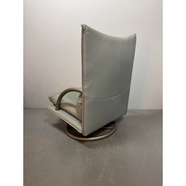 Mid-Century Grey Leather Torino Swivel Lounge Chair by Rolf Benz, Germany, 1980s For Sale - Image 4 of 7