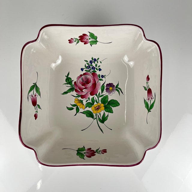 Square salad bowl, Réverbère pattern by KG Lunéville, rose motif Dimensions: Diameter: 24.5 cm Height: 9 cm Very good...