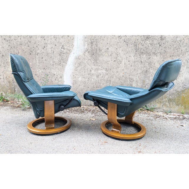 Very rare models with manually adjustable backrests in this flattering green color. More common models are more boxy and...