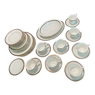 1983 Royal Doulton Pavanne 50-Piece Dinnerware Set For Sale