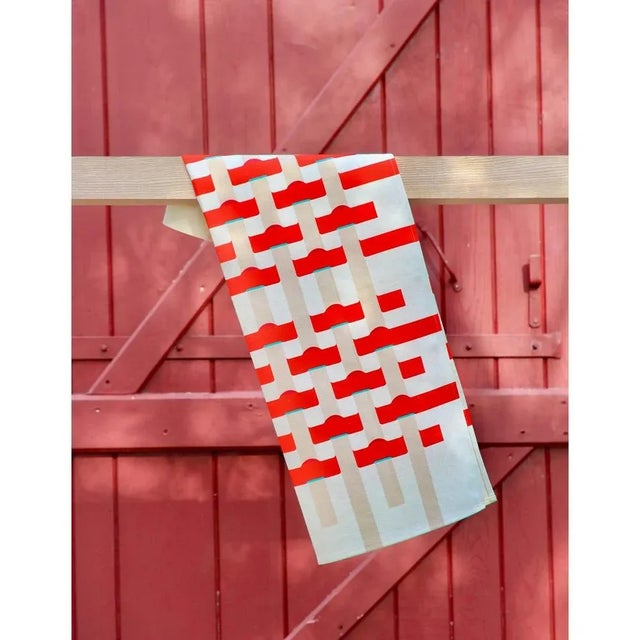 Linen kitchen linen in linen and cotton made in France. It is inspired by the sea style. It can be used to wipe your hands...