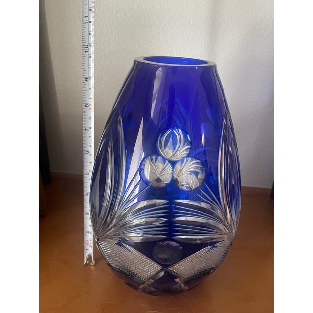 Hollywood Regency Mid-Century Bohemian Cobalt Cut-to-Clear Crystal Ovoid Palmette Vase For Sale - Image 3 of 6