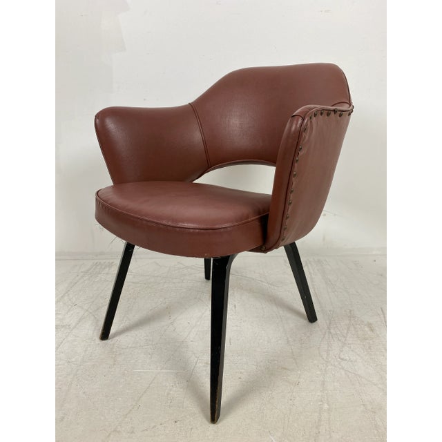 1960s 1960s Vintage Eero Saarinen for Knoll Style Vinyl Arm Chair For Sale - Image 5 of 10