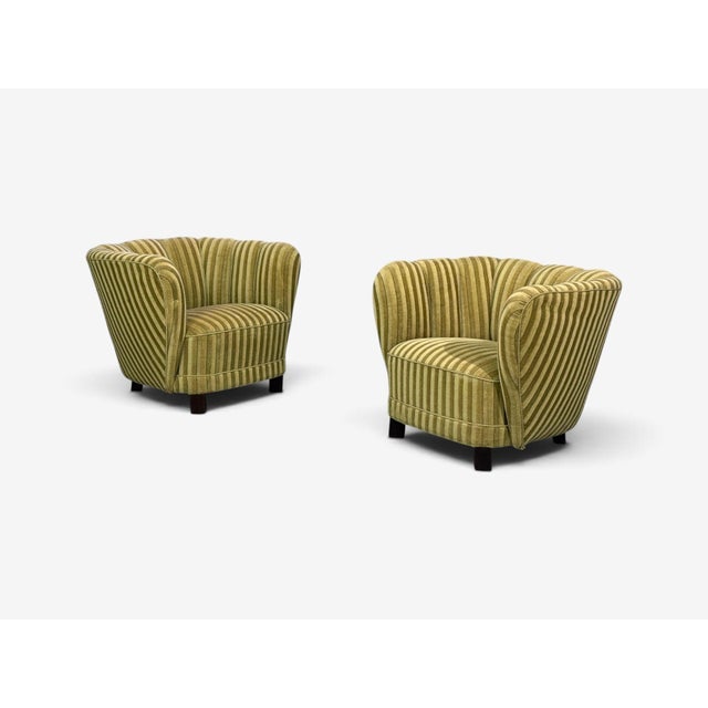 Danish Cabinetmaker, Banana Lounge Chairs, Beech, Velour, Denmark, 1940s For Sale In New York - Image 6 of 11