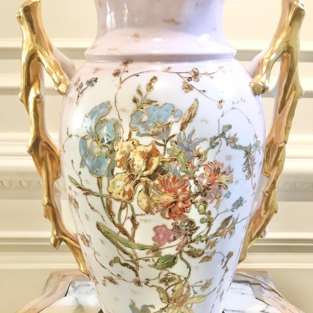 Shabby Chic Antique Pink, White, Pastel Colored Urn Form Lamp, With Gold Highlights For Sale - Image 3 of 10