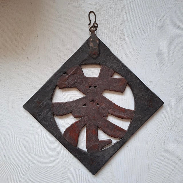 Antique Japanese Sign with Wooden Jizai Kagi Fish, 1890s For Sale - Image 4 of 13