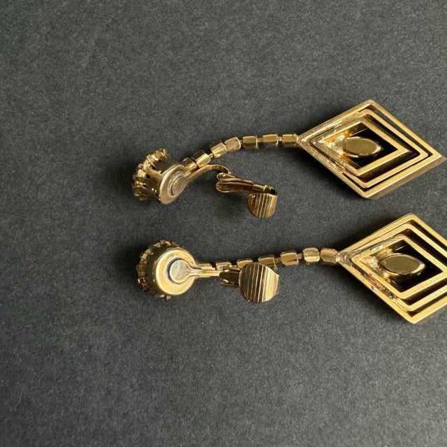Mid 20th Century Vintage Rhinestone Drop Earrings Gold Tone Diamond Dangle Drop Clip-on Festive Cocktail For Sale - Image 5 of 8
