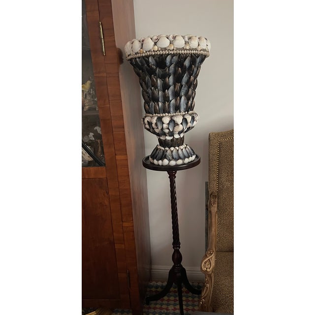 1970s Dramatic Sea Shell Encrusted Planter For Sale In Miami - Image 6 of 9