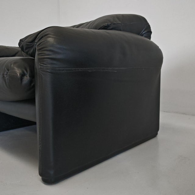 Maralunga Armchairs in Black Leather, 1980s, Set of 2 For Sale - Image 6 of 18