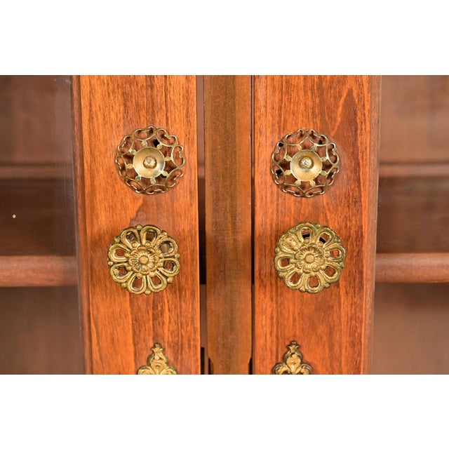 Antique Victorian Carved Walnut Bookcase, Circa 1890s For Sale In South Bend - Image 6 of 13