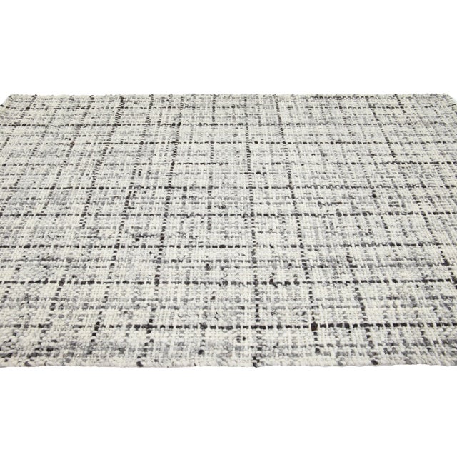 2020s Ivory and Gray Contemporary Felted Handmade Wool Rug by Apadana For Sale - Image 5 of 10