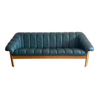 Vintage Channel Back Hjellegjerde Møbler Sofa For Sale